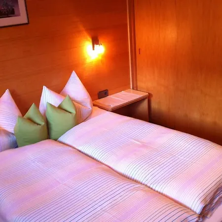 Schwalbennest Apartman *